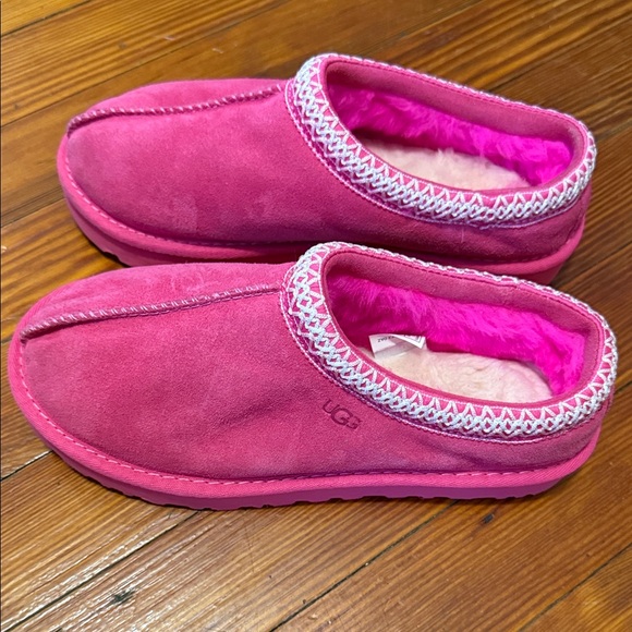 Authentic UGG Fuchsia Tazz Suede Slippers size 8 - Picture 3 of 5